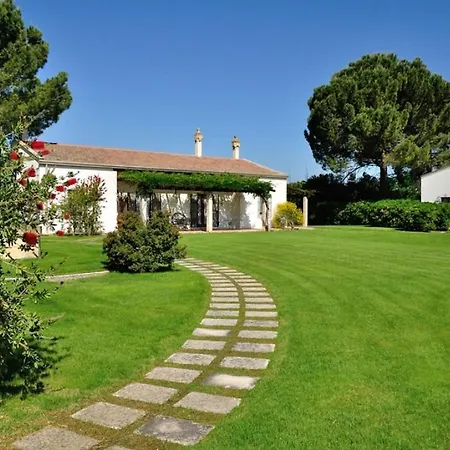 Sleeps 2 Pool Wifi T764325 Daire *