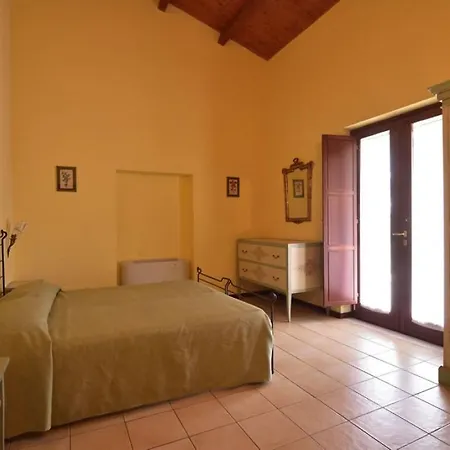 Sleeps 2 Pool Wifi T764325
