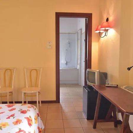 Sleeps 2 Pool Wifi T764325 Daire Montescaglioso