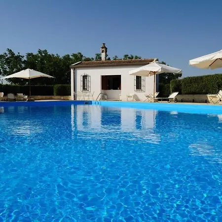 Sleeps 2 Pool Wifi T764325 Daire *